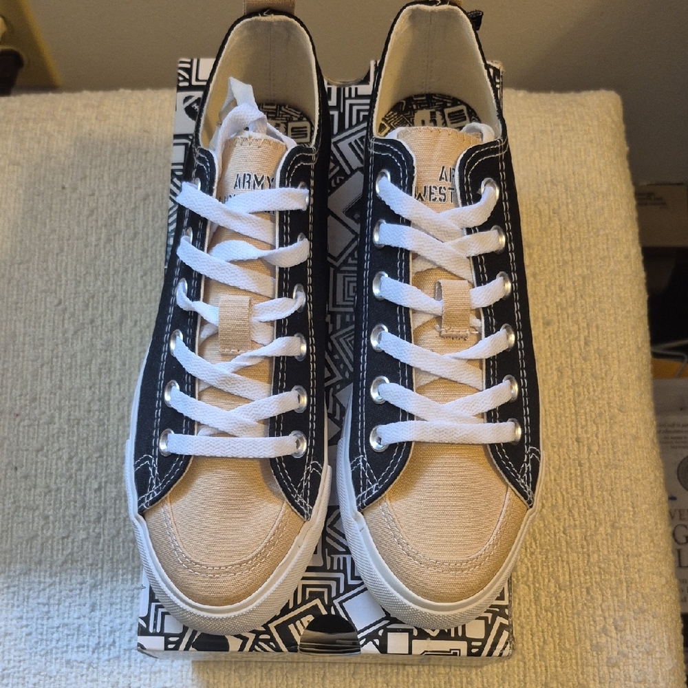 Skicks Army West Point Two-Tone Canvas Sneakers